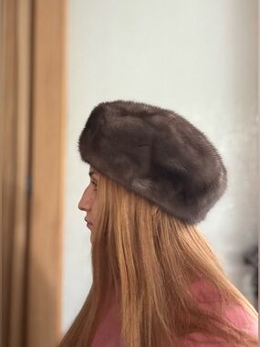 Women's vintage mink fur hat
